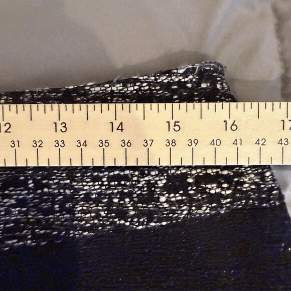 DKNY Tweeded Black Mini Skirt Side Zip Professional Classy Size 6 - Picture 7 of 9